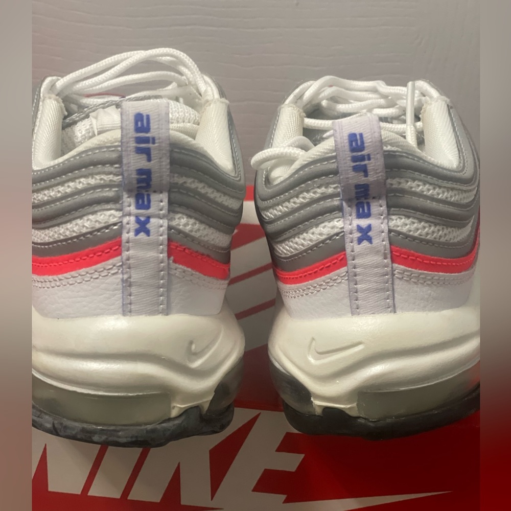 Women’s Size 10 Nike Air Max 97 ESS